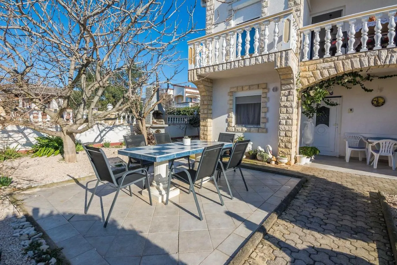Apartments By The Sea Vir - 20750